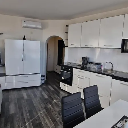 Apartmán Black And White Karlovo