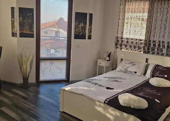 Black And White Апартамент Карлово