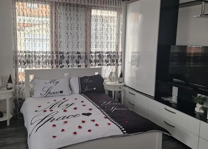 Black And White Apartament Karłowo